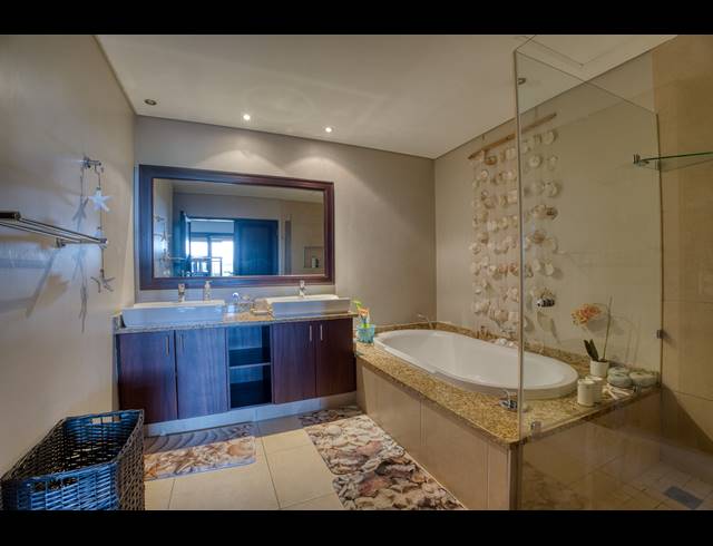3 BEDROOM APARTMENT TO LET IN ZIMBALI ESTATE